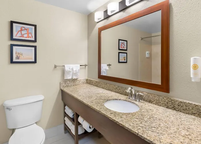 Comfort Suites Near Universal Orlando Resort